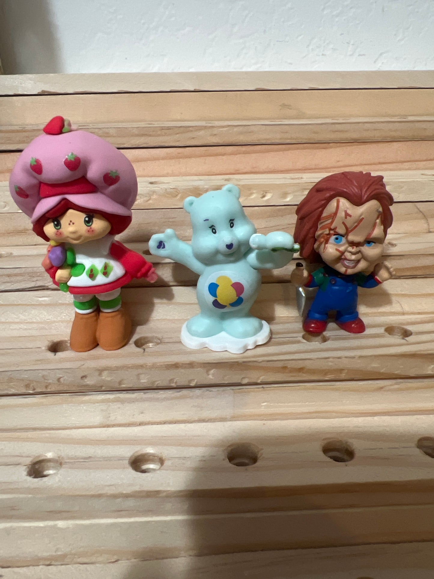 LIVE CLAIM Keychain : Horror, strawberry shortcake or care bear