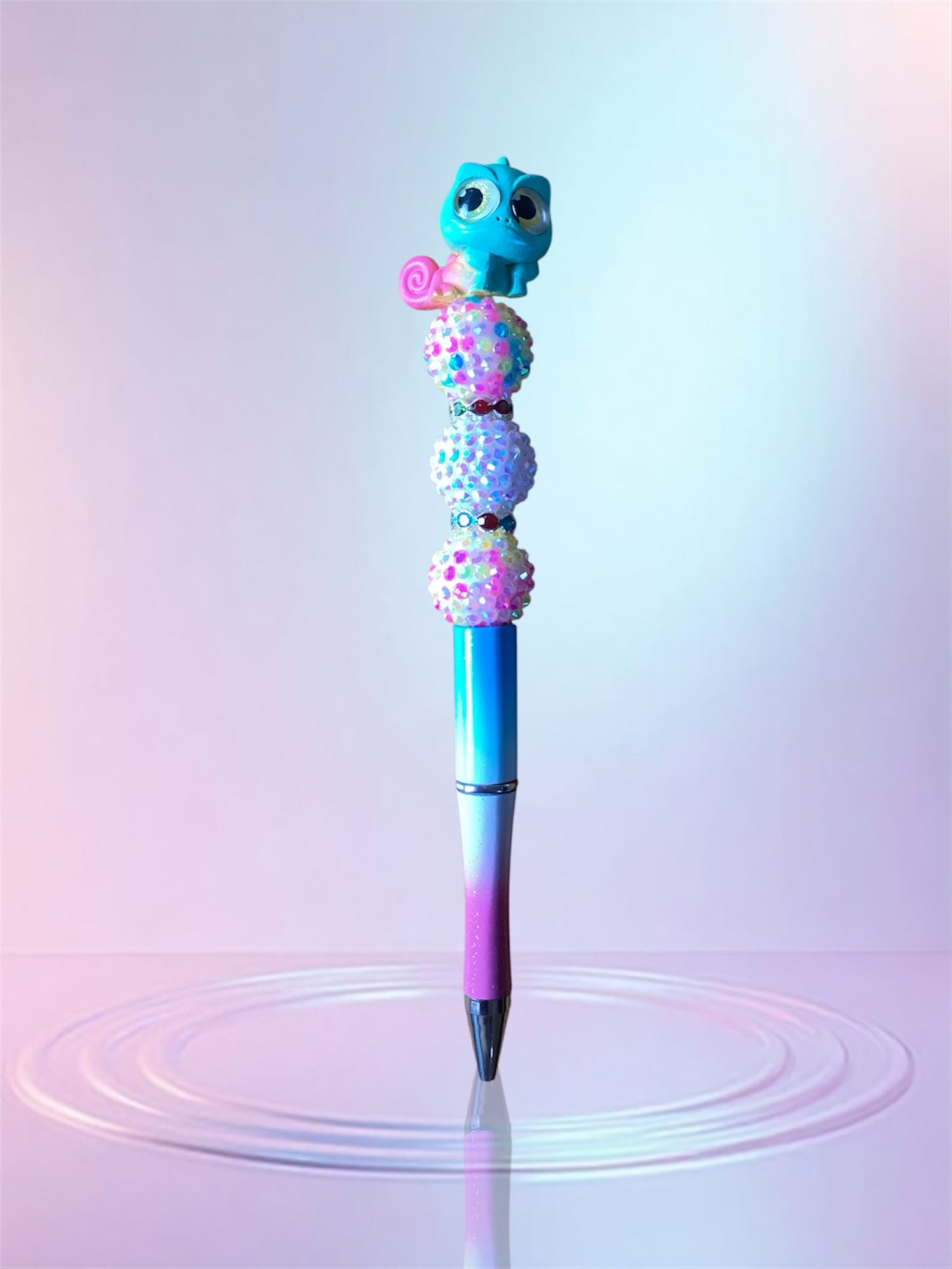Handmade Beaded Pen – Unique & Personalized 💖 Pluma Artesanal con Cuentas – Única y Personalizada 💖